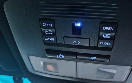 Toyota Harrier, 2016 год, 2 700 000 рублей, 4 фотография