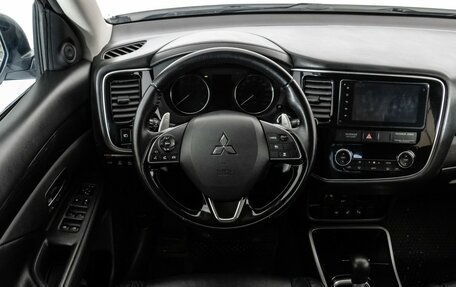 Mitsubishi Outlander III рестайлинг 3, 2017 год, 2 199 000 рублей, 11 фотография