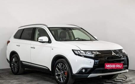 Mitsubishi Outlander III рестайлинг 3, 2017 год, 2 199 000 рублей, 3 фотография