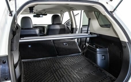 Mitsubishi Outlander III рестайлинг 3, 2017 год, 2 199 000 рублей, 31 фотография