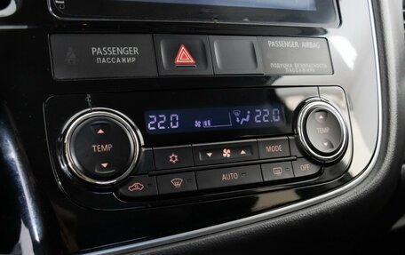 Mitsubishi Outlander III рестайлинг 3, 2017 год, 2 199 000 рублей, 21 фотография