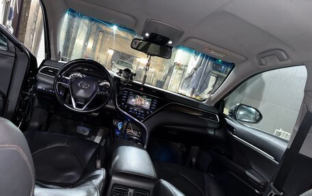 Toyota Camry, 2018 год, 2 900 000 рублей, 4 фотография