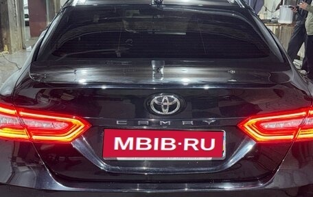 Toyota Camry, 2018 год, 2 900 000 рублей, 3 фотография