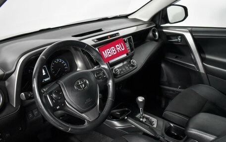 Toyota RAV4, 2017 год, 1 890 000 рублей, 9 фотография