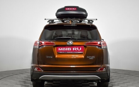 Toyota RAV4, 2017 год, 1 890 000 рублей, 6 фотография