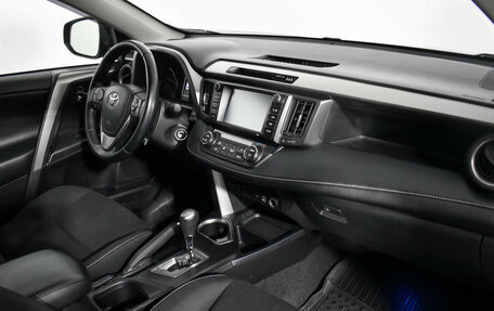 Toyota RAV4, 2017 год, 1 890 000 рублей, 12 фотография