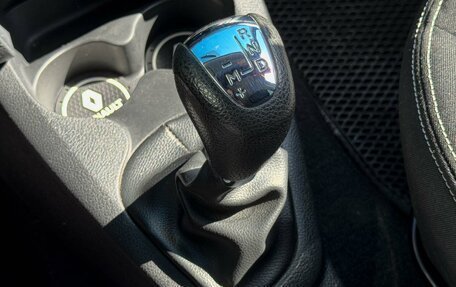 Renault Logan II, 2015 год, 699 000 рублей, 21 фотография