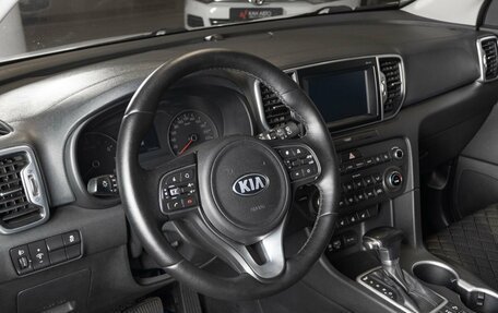 KIA Sportage IV рестайлинг, 2017 год, 2 008 700 рублей, 3 фотография