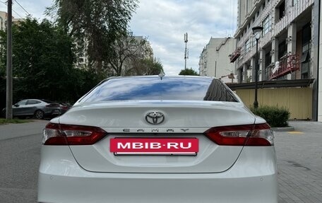 Toyota Camry, 2018 год, 2 700 000 рублей, 8 фотография