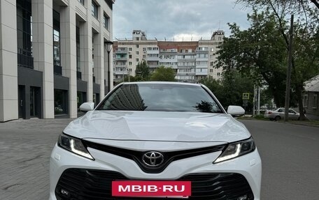 Toyota Camry, 2018 год, 2 700 000 рублей, 2 фотография