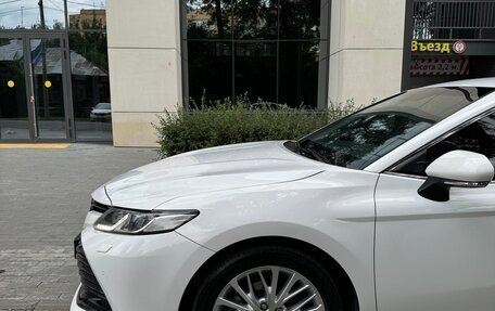 Toyota Camry, 2018 год, 2 700 000 рублей, 13 фотография