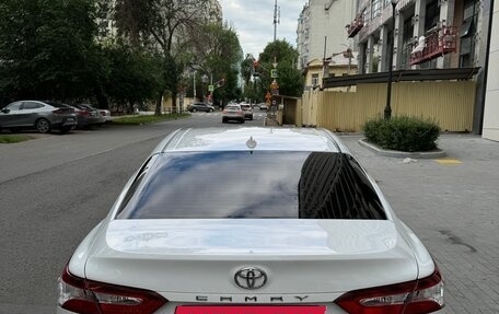 Toyota Camry, 2018 год, 2 700 000 рублей, 9 фотография
