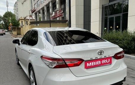 Toyota Camry, 2018 год, 2 700 000 рублей, 10 фотография