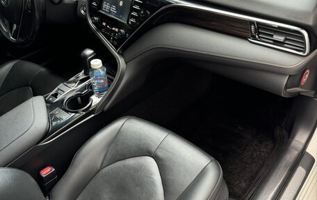 Toyota Camry, 2018 год, 2 700 000 рублей, 17 фотография