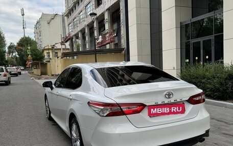 Toyota Camry, 2018 год, 2 700 000 рублей, 11 фотография