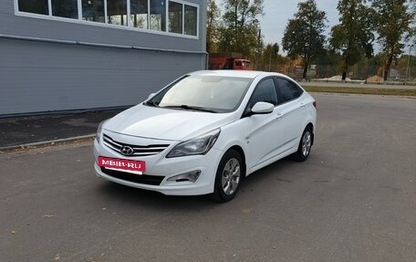 Hyundai Solaris II рестайлинг, 2016 год, 800 000 рублей, 2 фотография