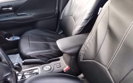 Mitsubishi Outlander III рестайлинг 3, 2013 год, 1 400 000 рублей, 6 фотография