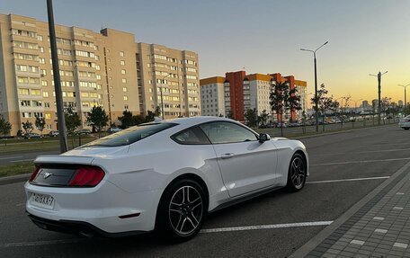 Ford Mustang VI рестайлинг, 2022 год, 3 100 000 рублей, 2 фотография