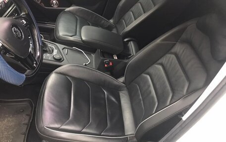 Volkswagen Tiguan II, 2019 год, 2 450 000 рублей, 10 фотография