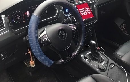 Volkswagen Tiguan II, 2019 год, 2 450 000 рублей, 8 фотография