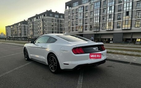 Ford Mustang VI рестайлинг, 2022 год, 3 100 000 рублей, 4 фотография