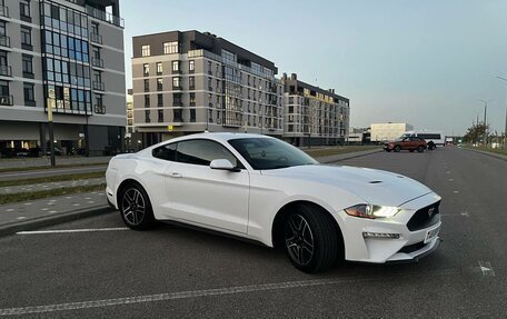 Ford Mustang VI рестайлинг, 2022 год, 3 100 000 рублей, 6 фотография