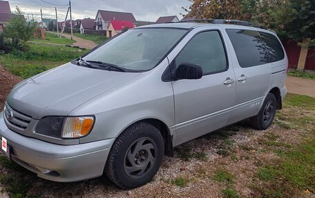Toyota Sienna I, 2002 год, 770 000 рублей, 3 фотография