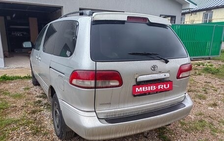 Toyota Sienna I, 2002 год, 770 000 рублей, 2 фотография