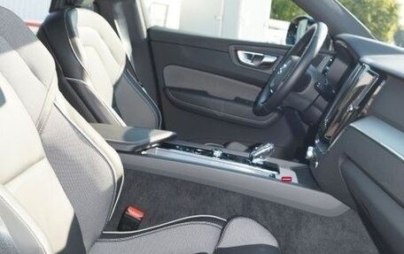 Volvo XC60 II, 2024 год, 6 103 000 рублей, 8 фотография