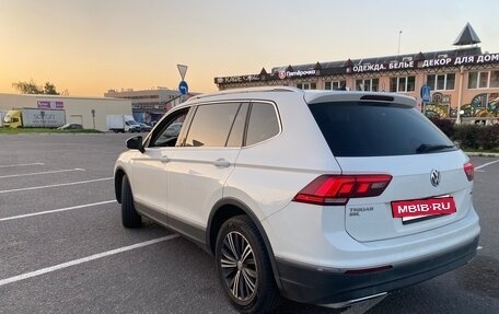 Volkswagen Tiguan II, 2017 год, 1 990 000 рублей, 6 фотография