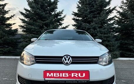 Volkswagen Polo VI (EU Market), 2014 год, 890 000 рублей, 2 фотография