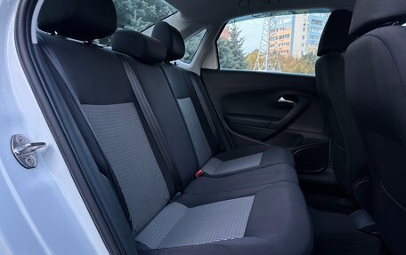 Volkswagen Polo VI (EU Market), 2014 год, 890 000 рублей, 24 фотография