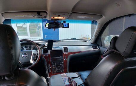 Cadillac Escalade III, 2011 год, 1 900 000 рублей, 3 фотография