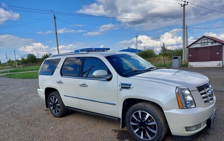 Cadillac Escalade III, 2011 год, 1 900 000 рублей, 6 фотография