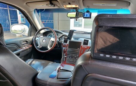 Cadillac Escalade III, 2011 год, 1 900 000 рублей, 4 фотография
