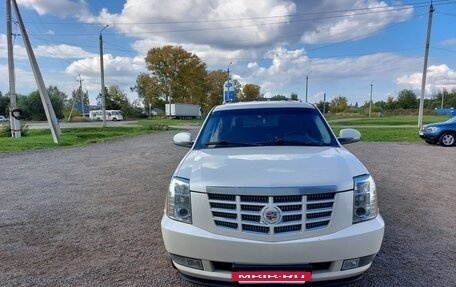 Cadillac Escalade III, 2011 год, 1 900 000 рублей, 7 фотография