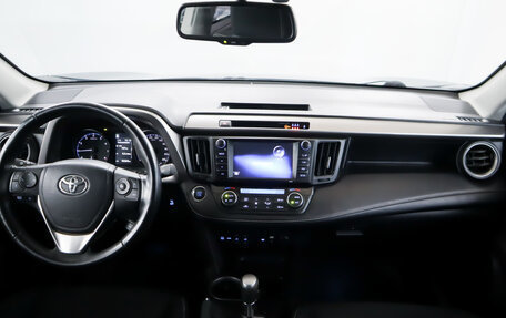 Toyota RAV4, 2019 год, 2 650 000 рублей, 5 фотография