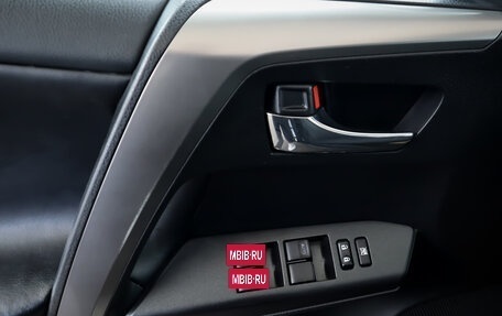 Toyota RAV4, 2019 год, 2 650 000 рублей, 13 фотография