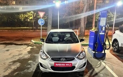 Hyundai Solaris II рестайлинг, 2013 год, 700 000 рублей, 1 фотография
