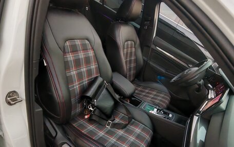Volkswagen Golf VIII, 2022 год, 1 970 000 рублей, 10 фотография