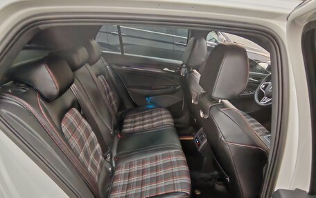 Volkswagen Golf VIII, 2022 год, 1 970 000 рублей, 13 фотография