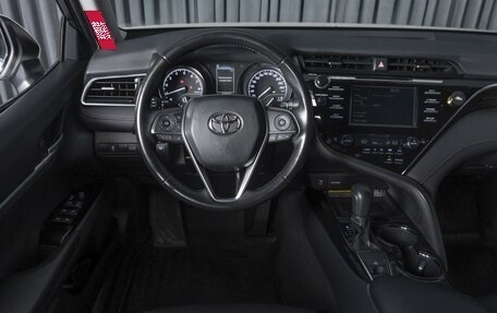 Toyota Camry, 2018 год, 2 597 000 рублей, 13 фотография
