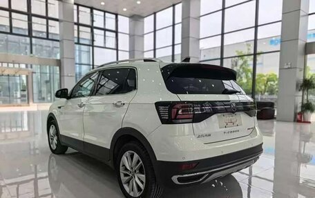 Volkswagen T-Cross I, 2022 год, 1 750 000 рублей, 6 фотография