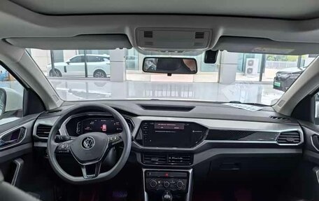 Volkswagen T-Cross I, 2022 год, 1 750 000 рублей, 14 фотография