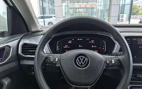 Volkswagen T-Cross I, 2022 год, 1 750 000 рублей, 11 фотография