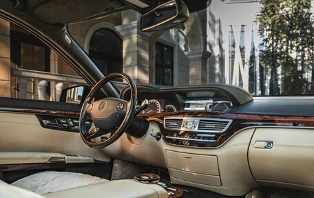Mercedes-Benz S-Класс, 2006 год, 1 750 000 рублей, 23 фотография