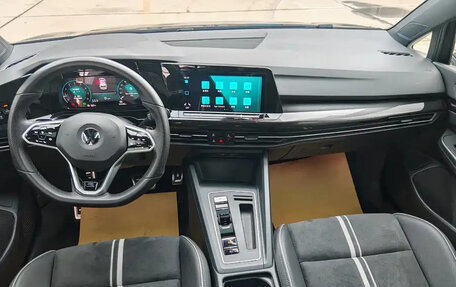 Volkswagen Golf VIII, 2021 год, 1 630 000 рублей, 10 фотография