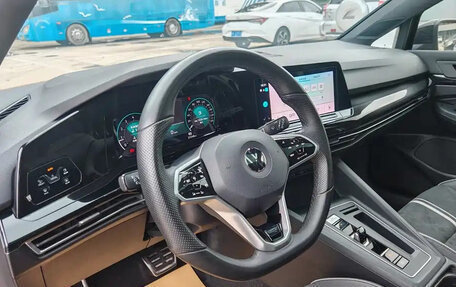 Volkswagen Golf VIII, 2021 год, 1 630 000 рублей, 14 фотография