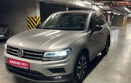 Volkswagen Tiguan II, 2019 год, 2 299 000 рублей, 2 фотография
