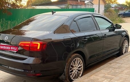 Volkswagen Jetta VI, 2017 год, 1 250 000 рублей, 2 фотография